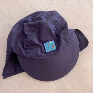 Vintage Carter’s unisex baby hat